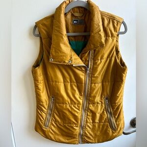 REI women’s asymmetrical zipper puffer vest